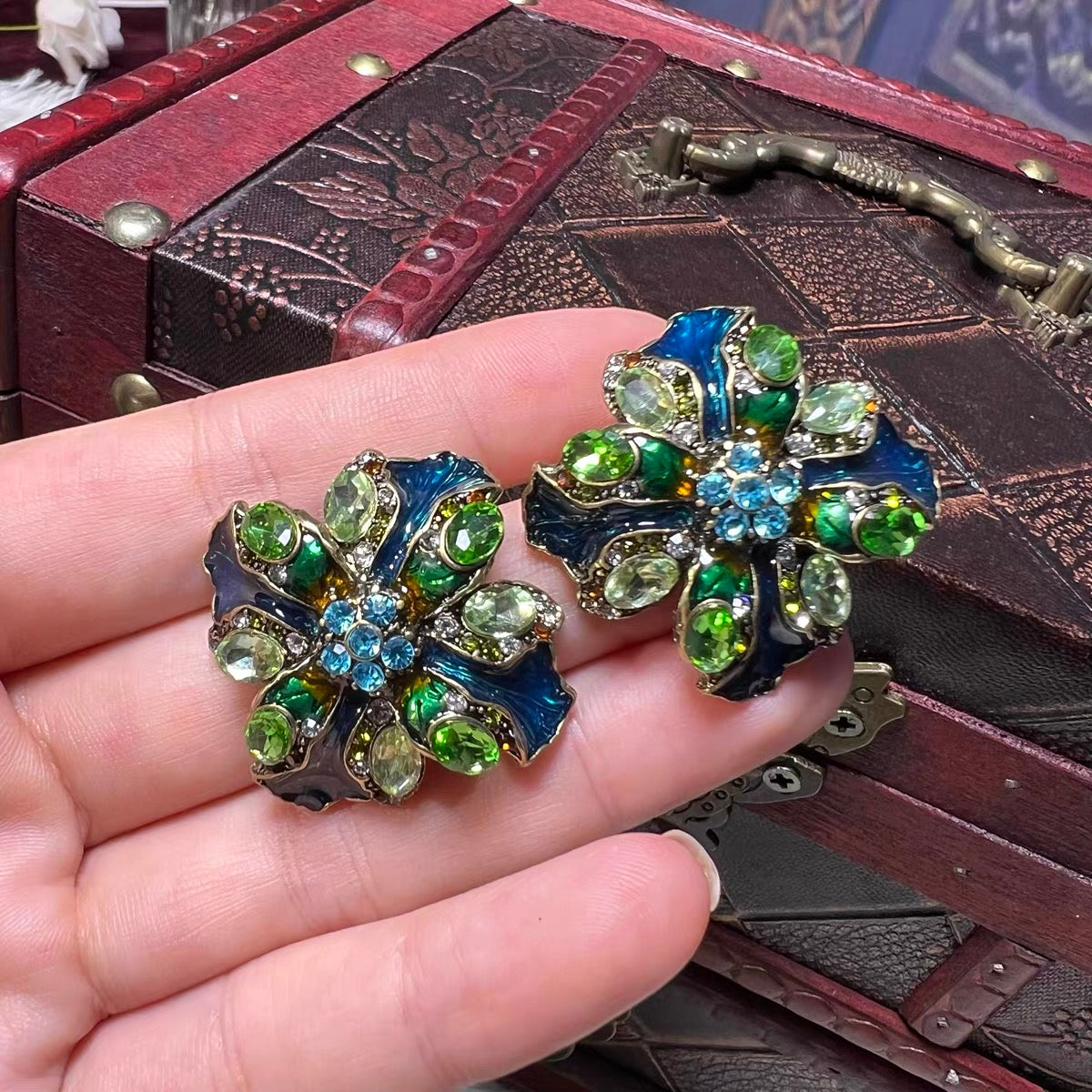 Ohrstecker im Vintage-Stil mit Kristallperlen💐