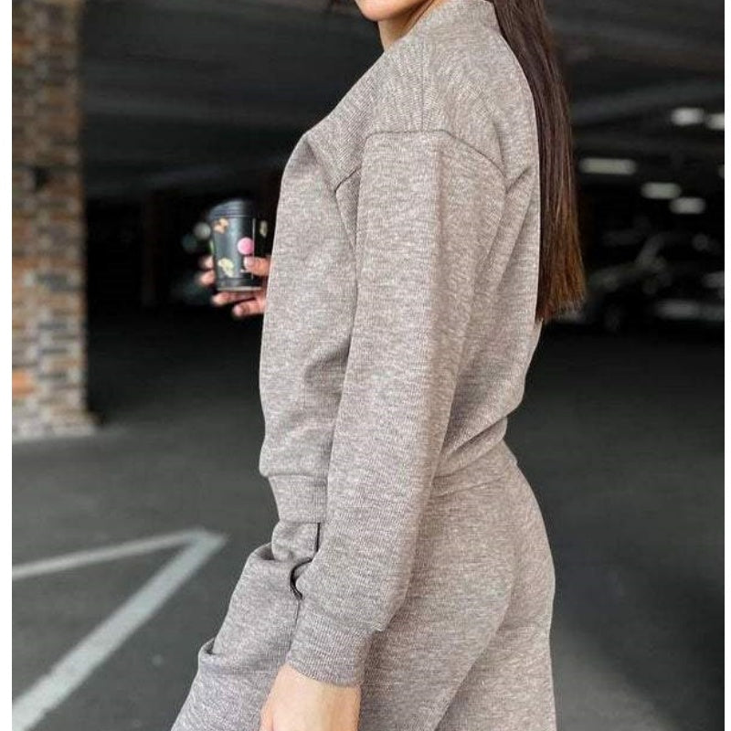 Zweiteiliges Set aus gestrickter Button-Down-Jacke und Hose für Damen