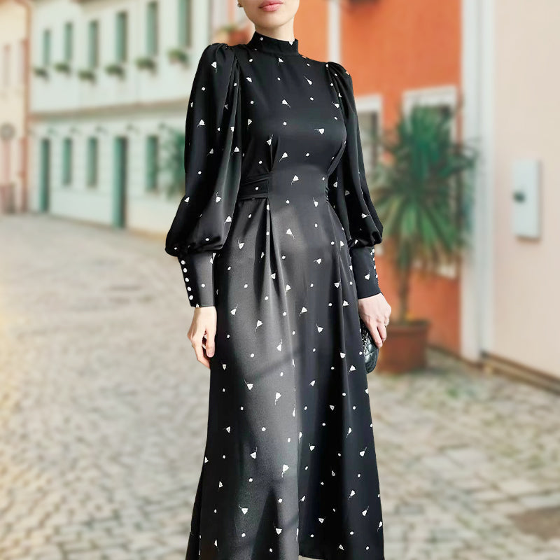 Maxikleid mit Stehkragen und Bindegürtel