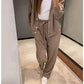 Zweiteiliges Set aus gestrickter Button-Down-Jacke und Hose für Damen