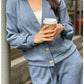 Zweiteiliges Set aus gestrickter Button-Down-Jacke und Hose für Damen