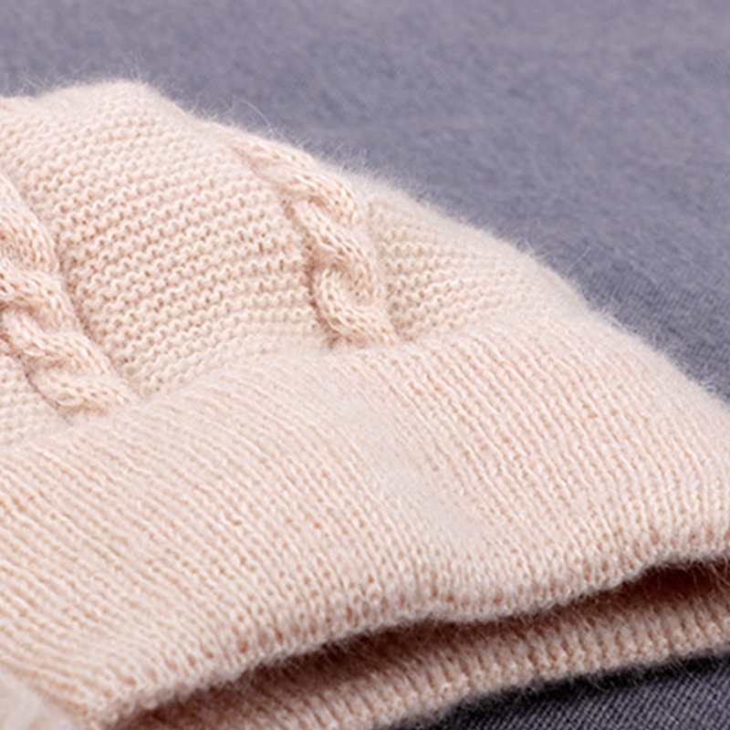 Alles-in-één gebreide muts en sjaal